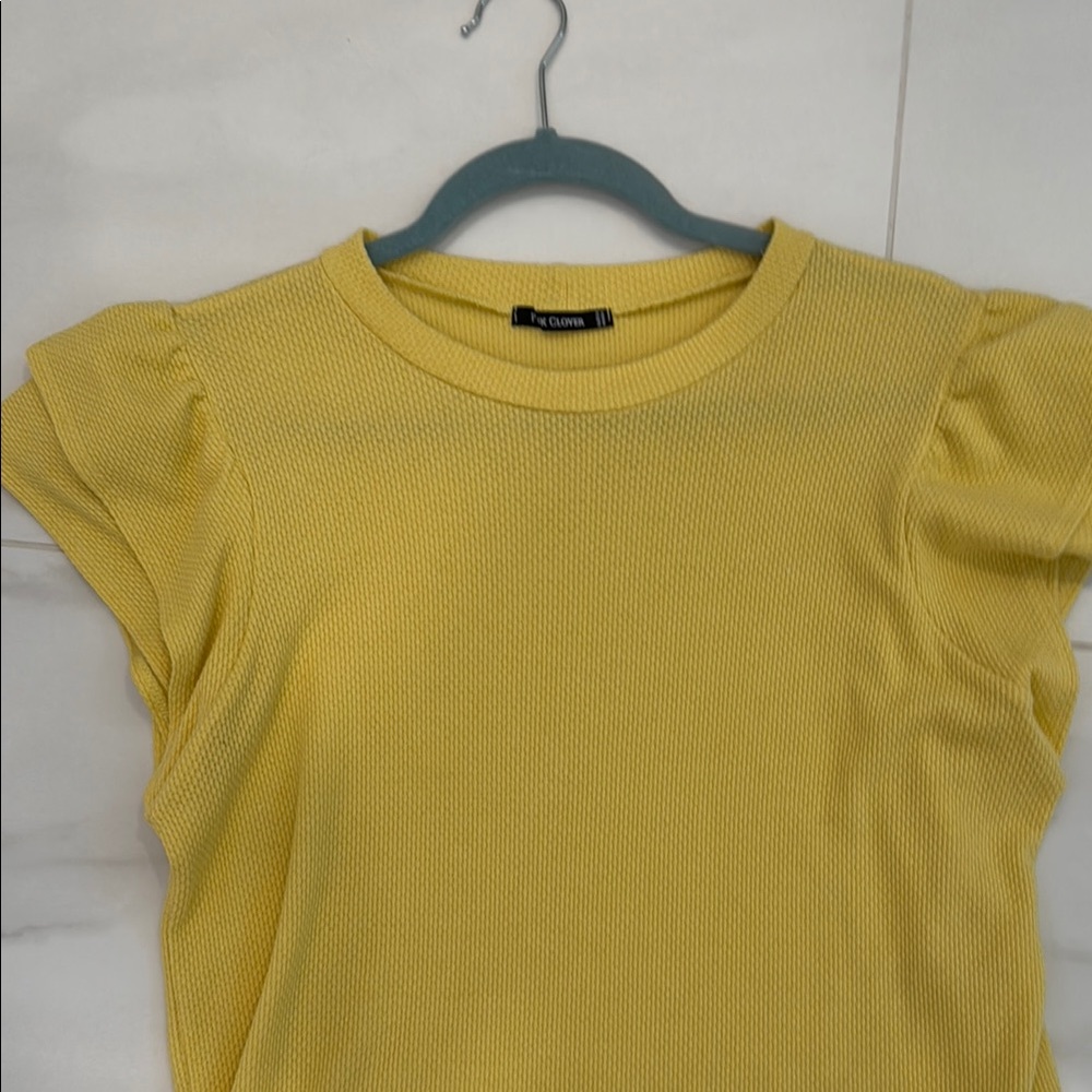 Pink Clover Yellow Ruffle Sleeve Top - Picture 2 of 4